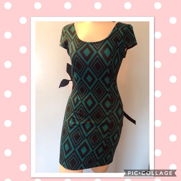 Charlotte Russe Dresses & Skirts - Aztec Print BodyCon Dress Sz M